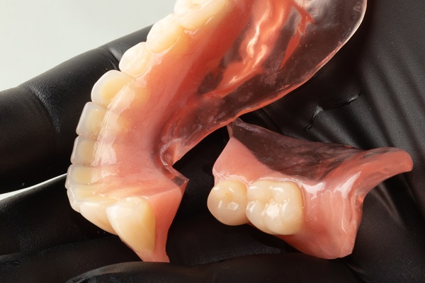 When to See a Dentist for Denture Repair