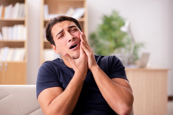 What to Do if Your Teeth Get Knocked Out