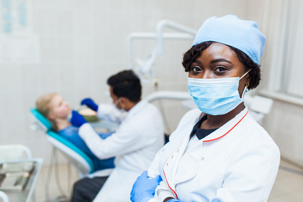 Same Day Dental Restoration – Tooth Extractions and Implants on the Same Day
